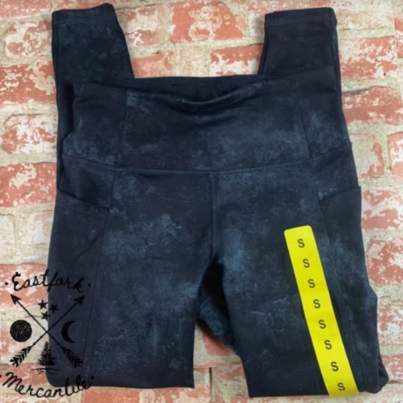 NEW Danskin Ladies' Active Tight with Pockets S - Picture 3 of 4